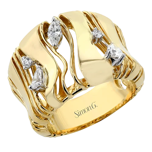 Custom - Designed Diamond Rings to Reflect Your PersonalityRight Hand Ring in 18k Gold with Diamonds