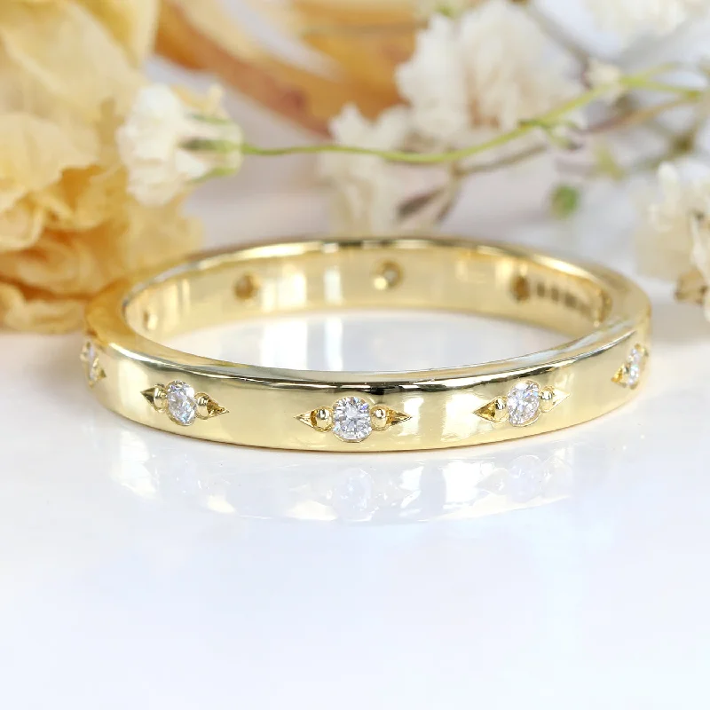 Matching Wedding Bands for a Coordinated Look18ct Gold Engraved Bead-Set Diamond Wedding Ring