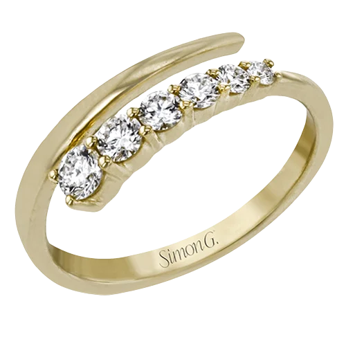 Custom - Designed Diamond Rings to Reflect Your PersonalityRight Hand Ring in 18k Gold with Diamonds