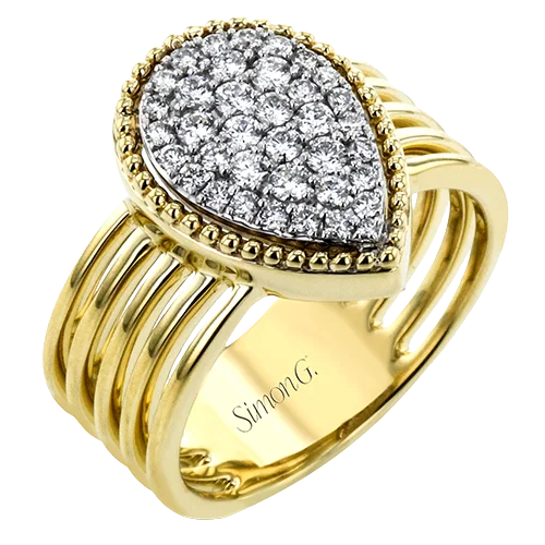 Three - Stone Diamond Rings with Princess - Cut DiamondsRight Hand Ring in 18k Gold with Diamonds