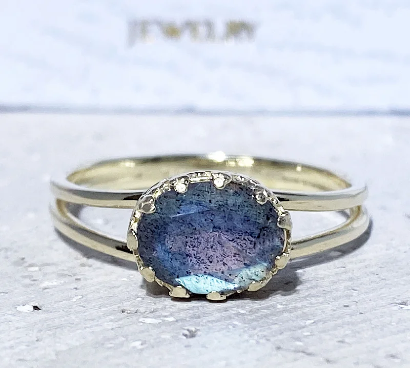 Sapphire Gemstone Rings in a Cathedral SettingLabradorite Ring - Double Band Vintage Oval Crown Ring with Labradorite Gemstone