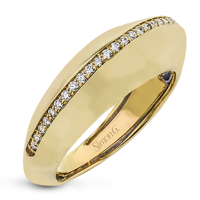 Solitaire Diamond Rings in Platinum SettingsRight Hand Ring in 18k Gold with Diamonds