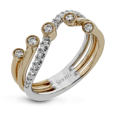 Solitaire Diamond Rings in Platinum SettingsRight Hand Ring in 18k Gold with Diamonds