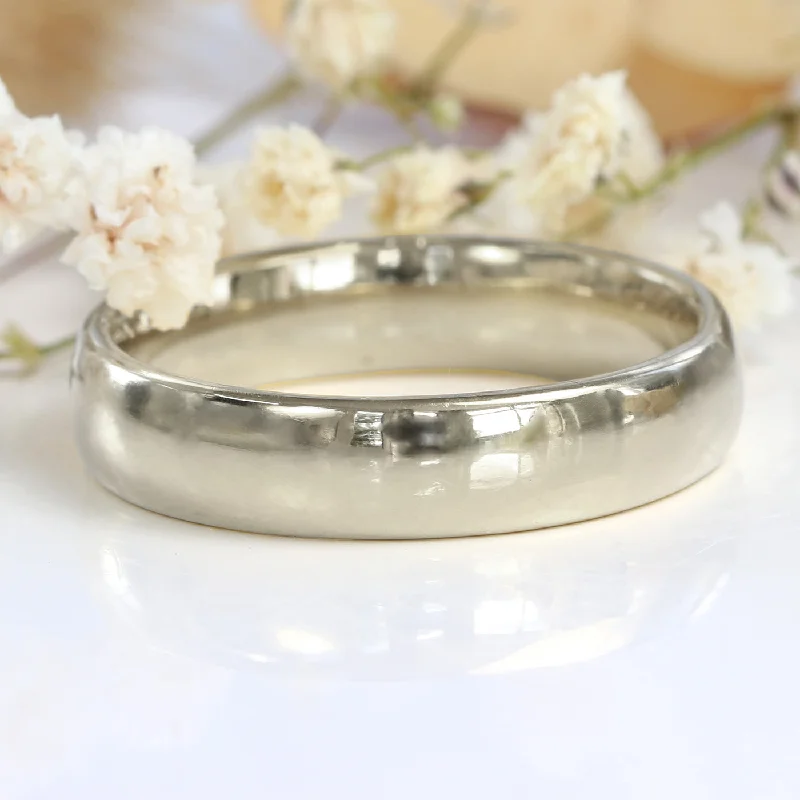 Custom - Engraved Wedding Bands with a Special Message18ct White Gold 5mm Comfort Fit (Court) Wedding Ring