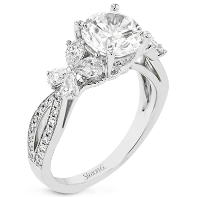 Solitaire Diamond Rings in Platinum SettingsEngagement Ring in 18k Gold with Diamonds