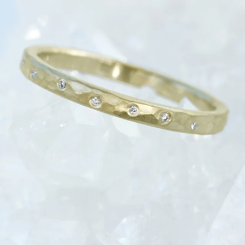 Matching Wedding Bands for a Coordinated Look18ct Gold Slim Hammered 7 Diamond Studded Wedding Ring