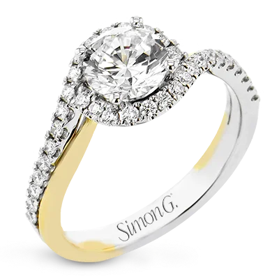 Three - Stone Diamond Rings with Princess - Cut DiamondsEngagement Ring in 18k Gold with Diamonds