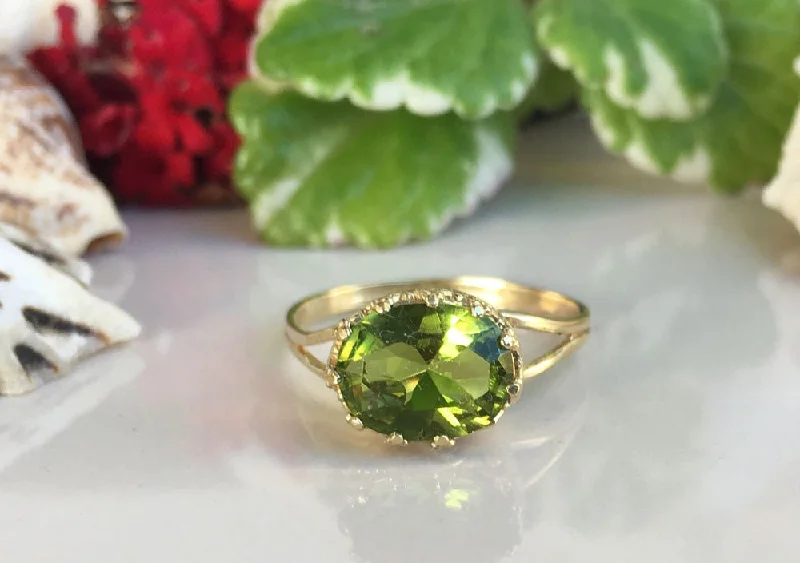 Amethyst Gemstone Rings in a Vintage - Style SettingPeridot Ring - August Birthstone Jewelry - Double Band Vintage Oval Crown Ring with Peridot Gemstone