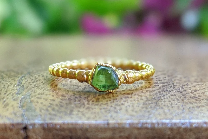 Sapphire Gemstone Rings in a Cathedral SettingRaw Peridot beaded ring in Gold