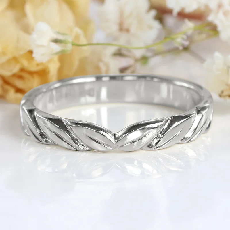 Comfort - Fit Wedding Bands for All - Day Wear950 Platinum Leaf Wedding Ring