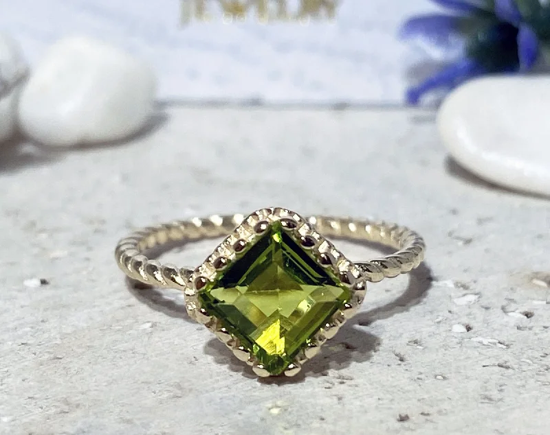 Emerald Gemstone Rings with Filigree - Bordered SettingsPeridot Ring - August Birthstone - Simple Twist Band Ring with Square Peridot Gemstone