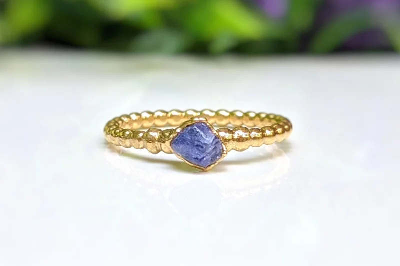 Emerald Gemstone Rings with Filigree - Bordered SettingsRaw Tanzanite beaded ring