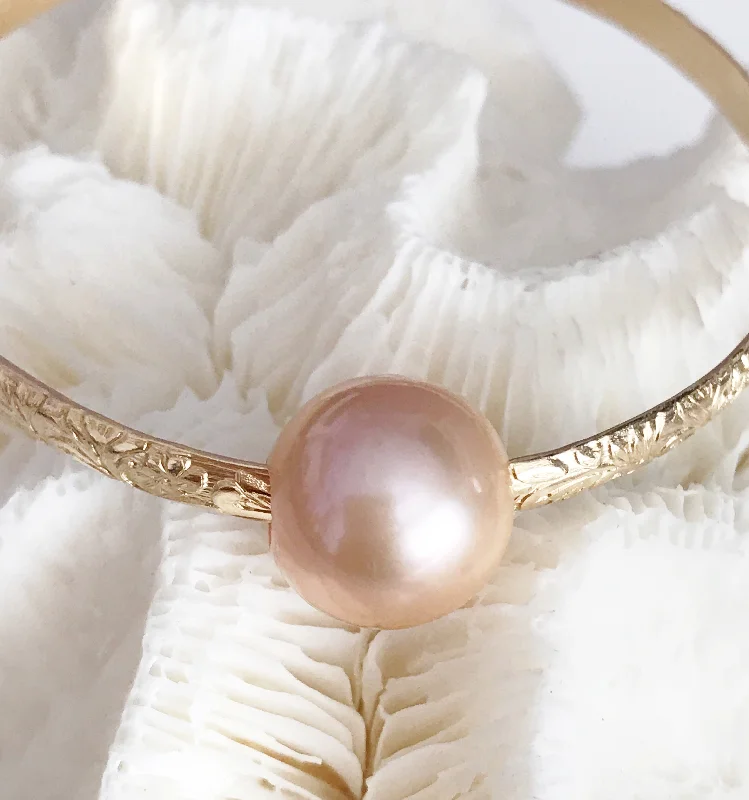 Bangle Bracelets with Birthstone AccentsBangle ALII - pink Edison pearl ( B315)