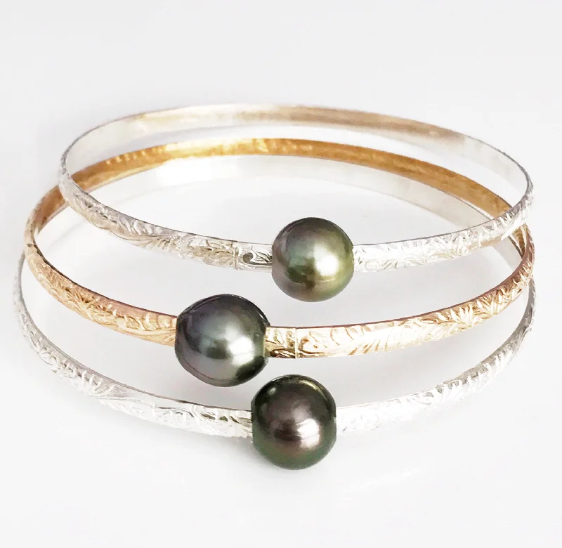 Stackable Bangle Sets for a Trendy LookBangle Alii - tahitian pearl (B276)