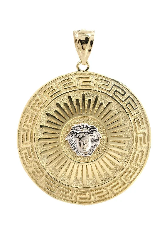 Zodiac Sign Pendant Necklaces for Astrology EnthusiastsMedusa 10K Gold Pendant | 11.9 Grams